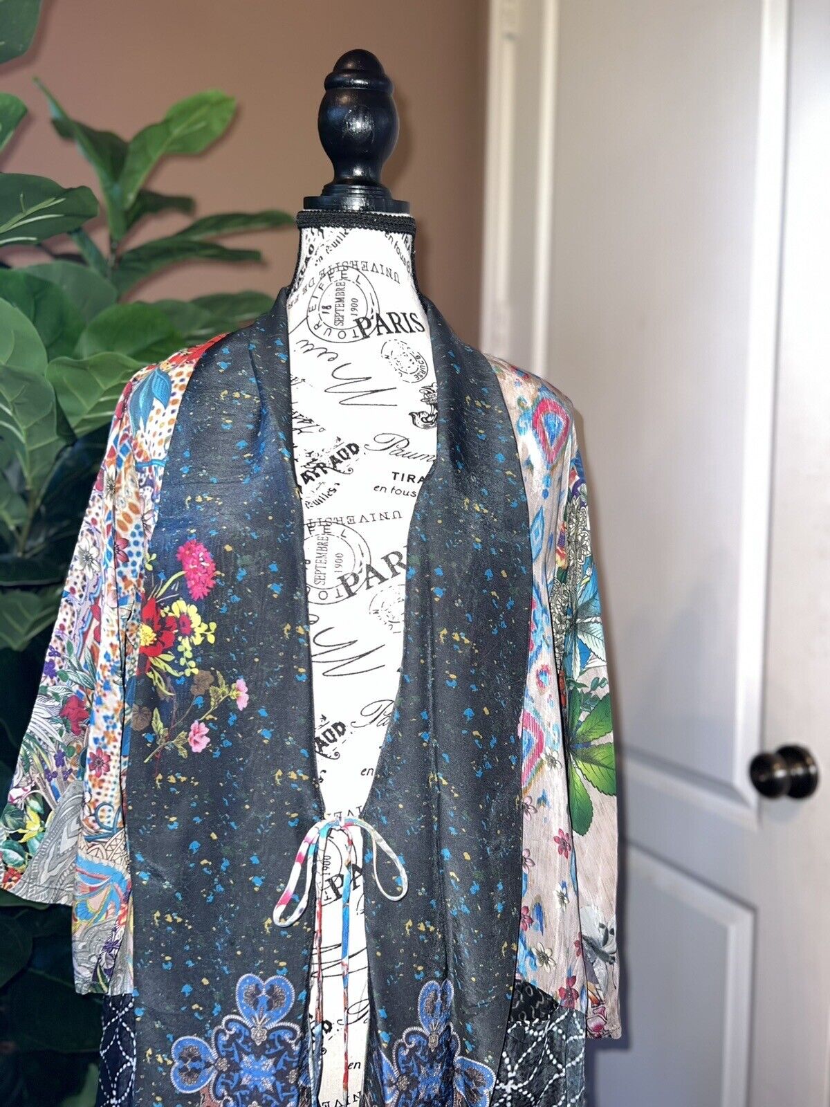 Johnny Was S Small OVERSIZED Silky Kimono Top Great Condition & Back Is STUNNING