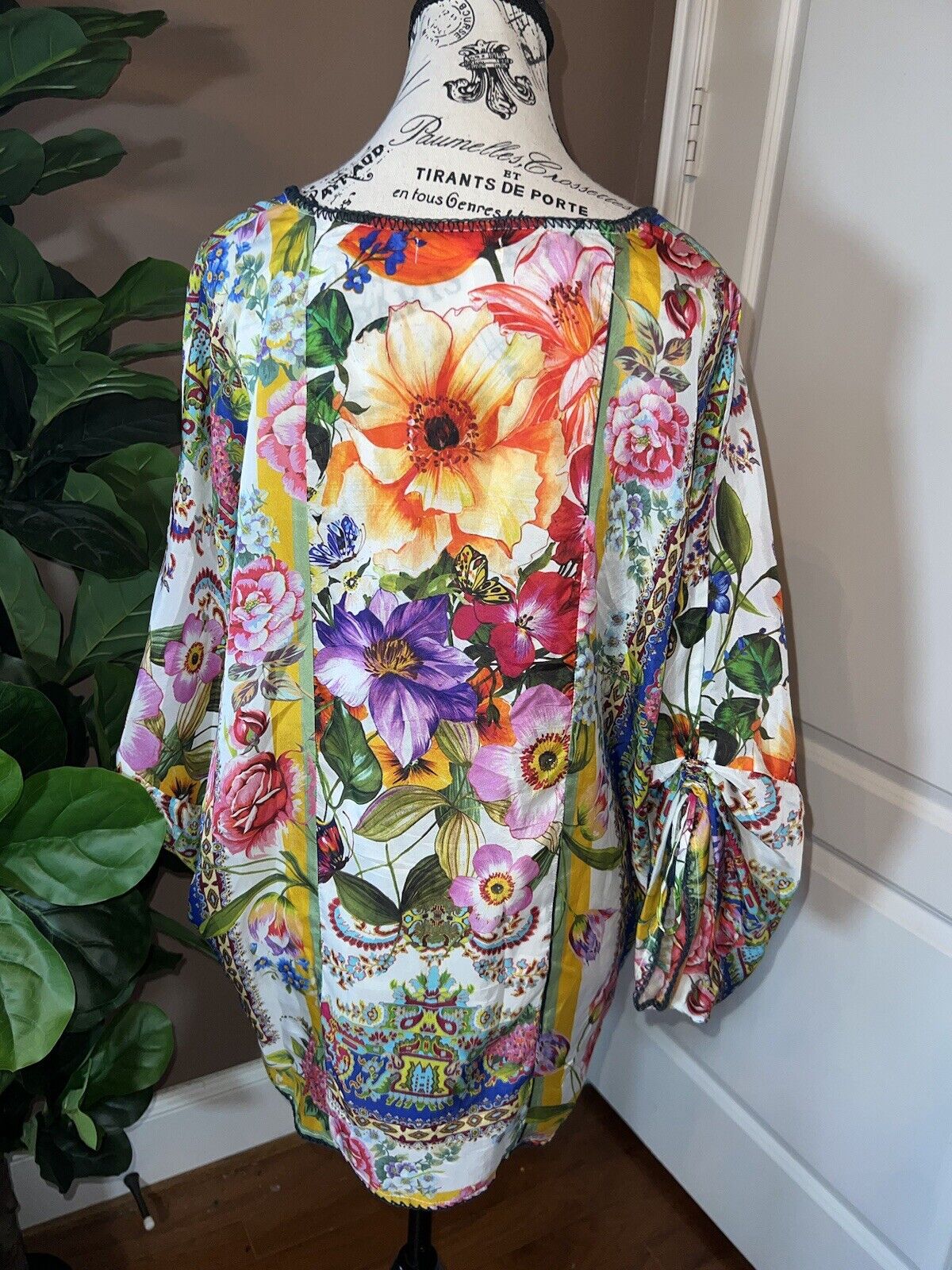 Johnny Was 100% Silk Tunic Top Embroidered Hem Butterfly L Large Floral