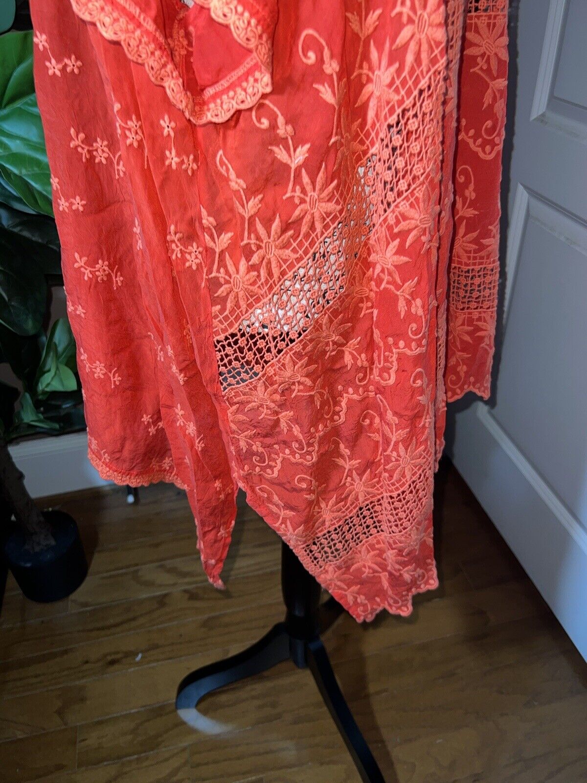 Johnny Was Orangey Red Silky Embroidery & Eyelet Tonal Tunic Kimono Sz 1X 1XL XL