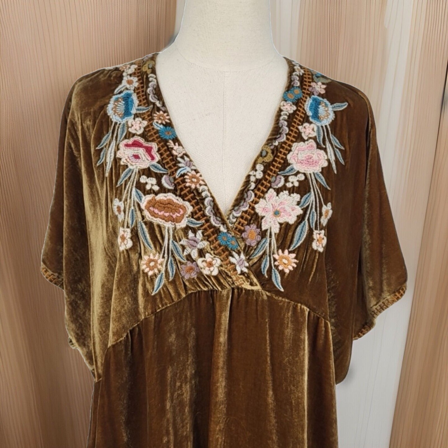 Johnny Was L Golden Velvet Embroidered Mini Dress Tunic Shift Top Babydoll LUXE Johnny Was