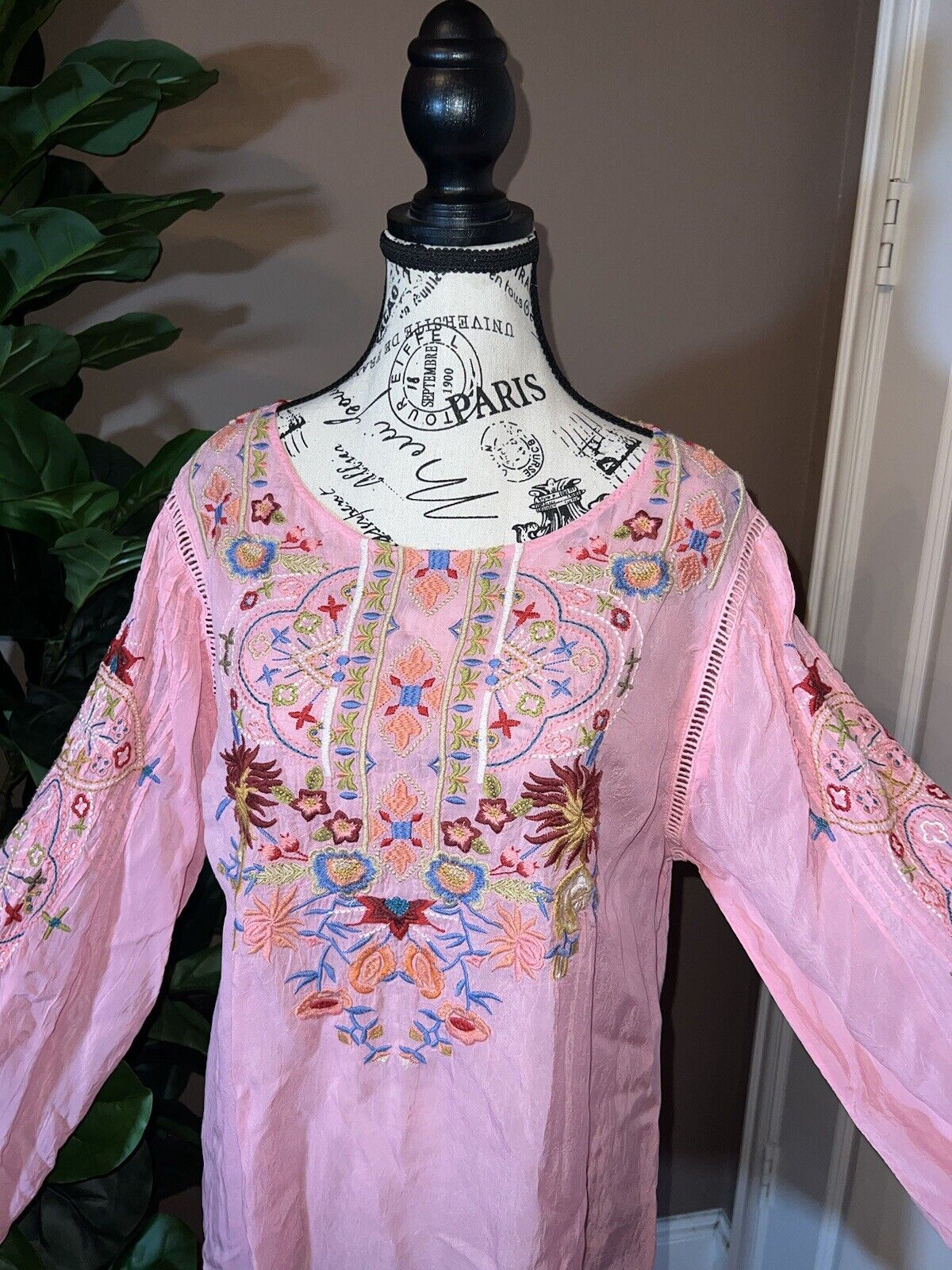 Johnny Was Silky Pink Sz L Large Tunic Top Embroidered Kimono Sleeves