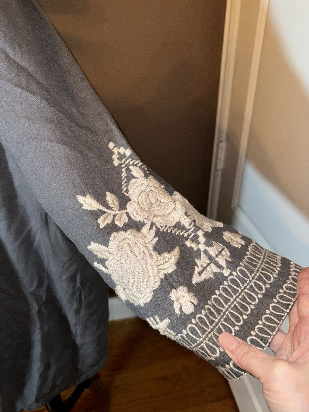 Johnny Was XL Grey Linen Shift Mini Dress Tunic Top Embroidered Cream Flower Johnny Was