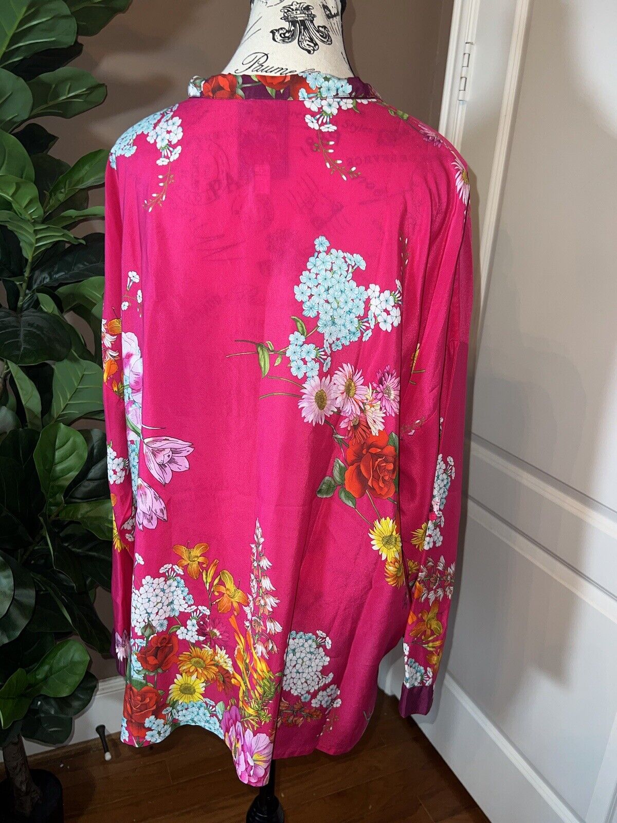 100% Silk Johnny Was Button Up Tunic Top XXL 2X Hot Barbie Pink Floral