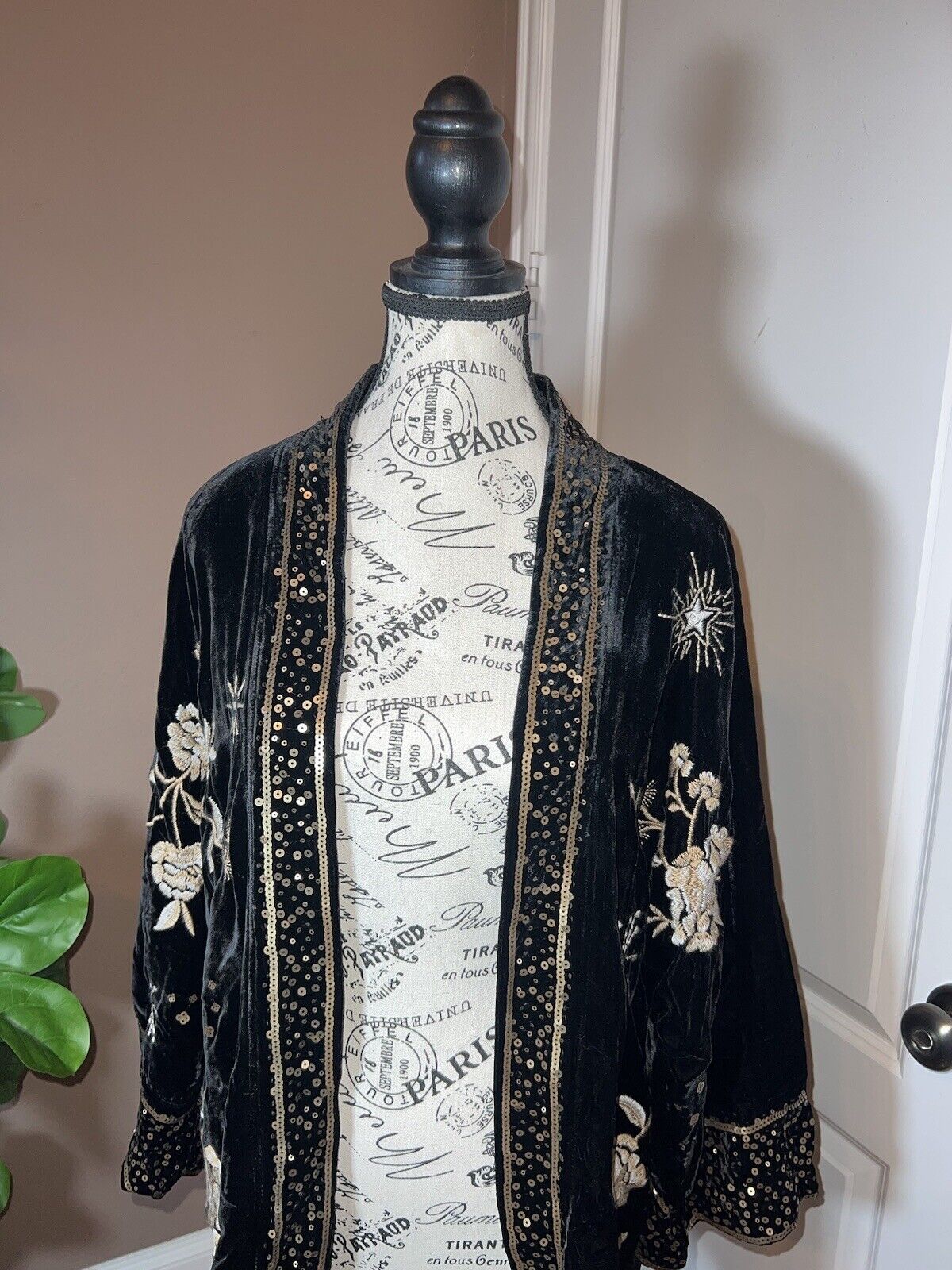 Johnny Was Black & Gold Velvet & Sequins & Silk Lining Kimono 1X 1XL XL