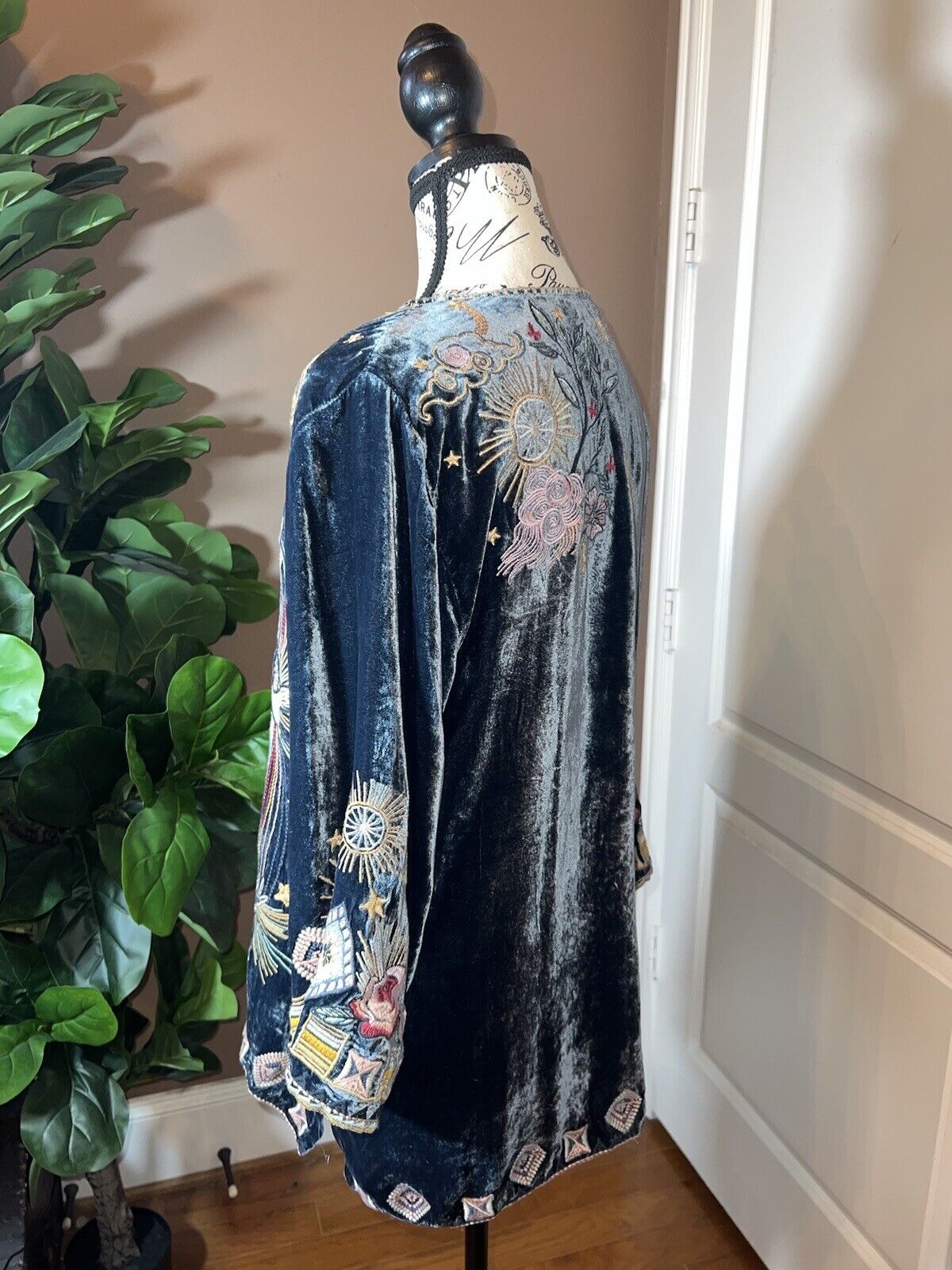 Johnny Was Midnight Blue Velvet Embroidered Tunic Top Kimono Sz M Medium