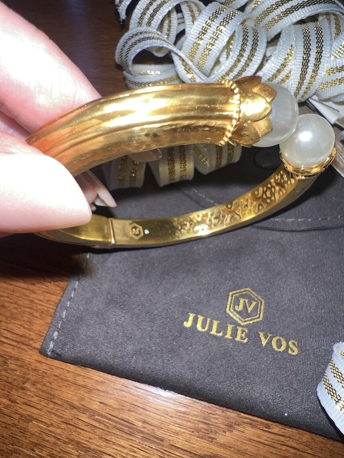 NEW Julie Vos Pearl & 24k Gold Plate Hinged Bangle Cuff Bracelet NWOT Classic