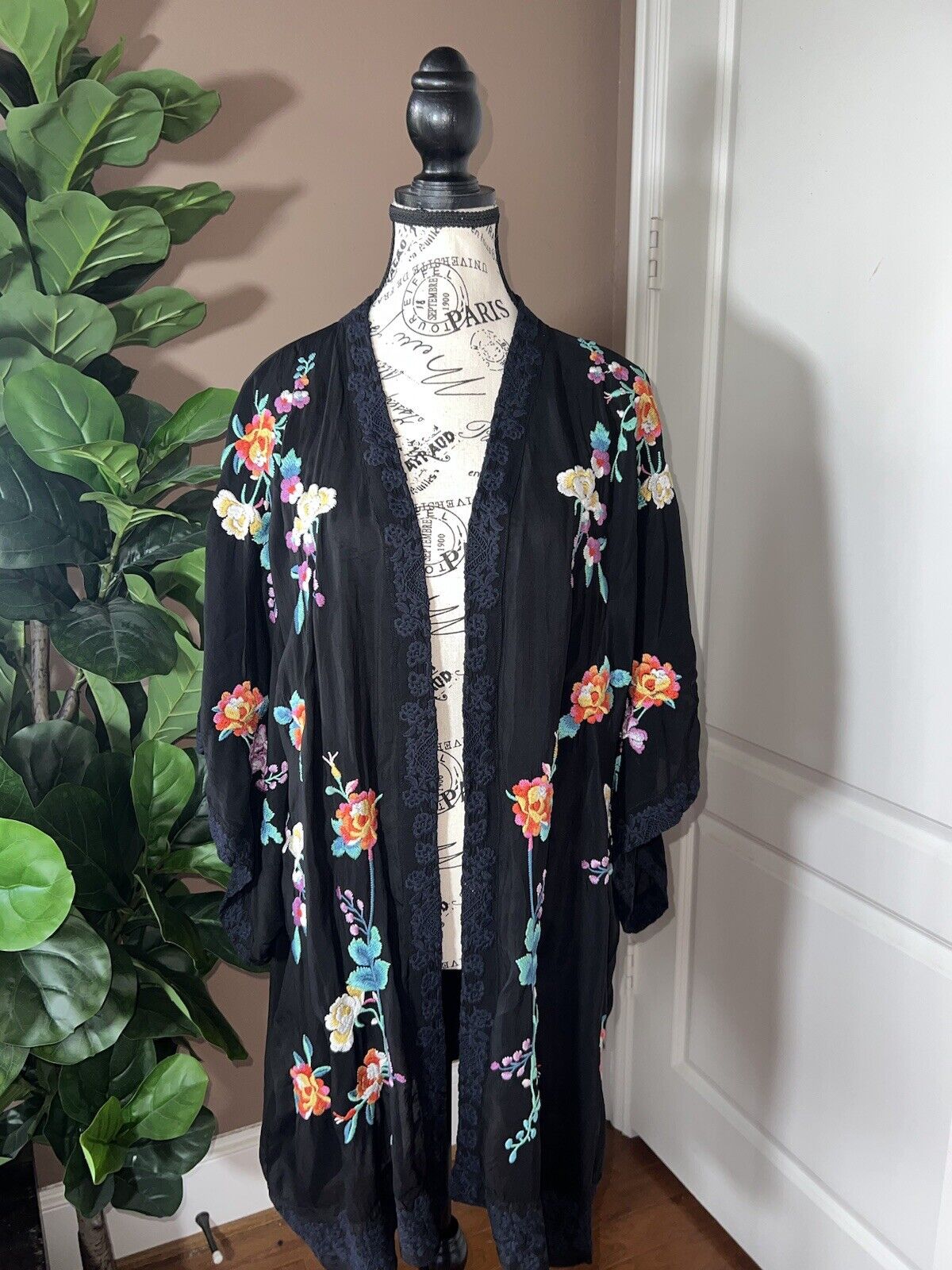 Johnny Was Silky Kimono W/ Embroidery & Flowers Sz XL 1X 1XL  Pockets