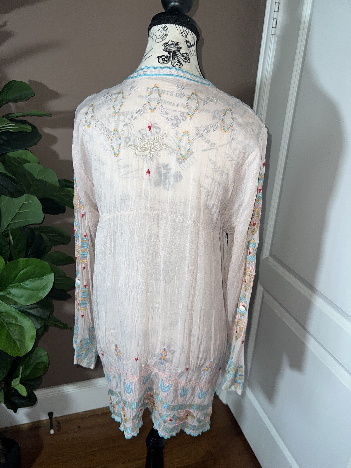 Johnny Was M Pale Pink Tunic Top Embroidered Silky Mini Dress Lightweight Cool Johnny Was