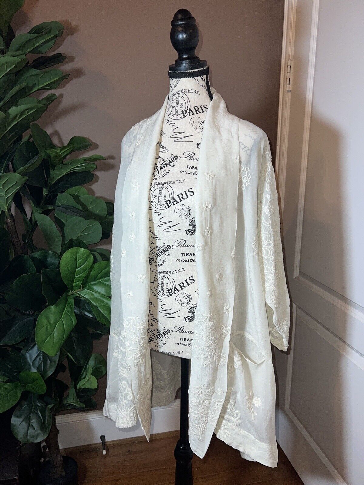 Johnny Was Ivory Ecru Silky Embroidery & Lace Kimono Beach Wedding L Large Wrap