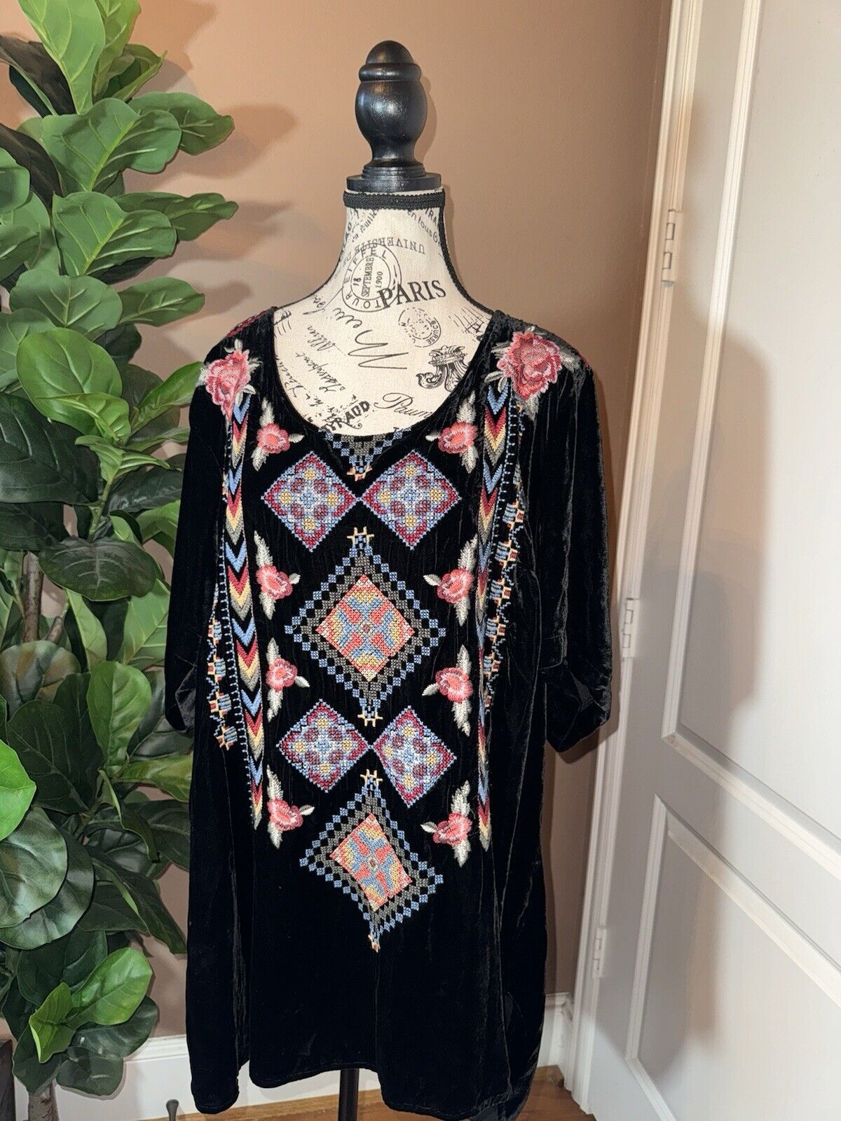 Johnny Was 3X 3XL XXXL Black Velvet Heavily Embroidered Tunic Top Mini Dress