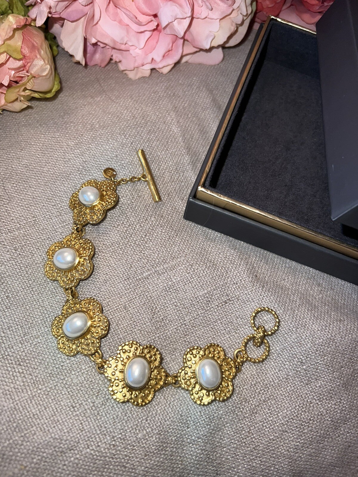 Julie Vos Pearl Colette Flower Link Toggle Bracelet 24K Gold Plated Julie Vos