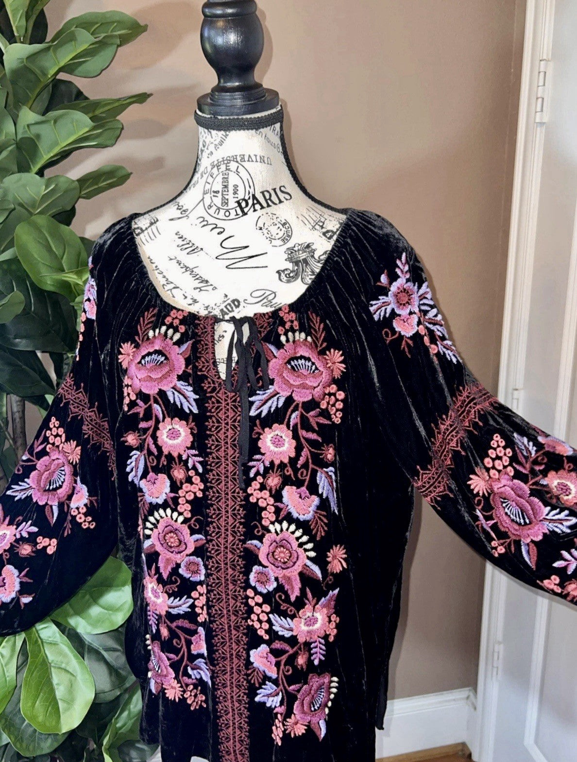 Johnny Was L Large Black & Pink Velvet Peasant Blouse Embroidered Tunic Top Johnny Was