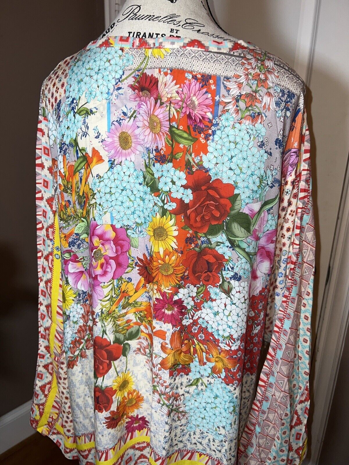 Johnny Was Sz 1X 1XL Silky Floral Spring Tunic Top Beautiful Flowers Flow SPRING