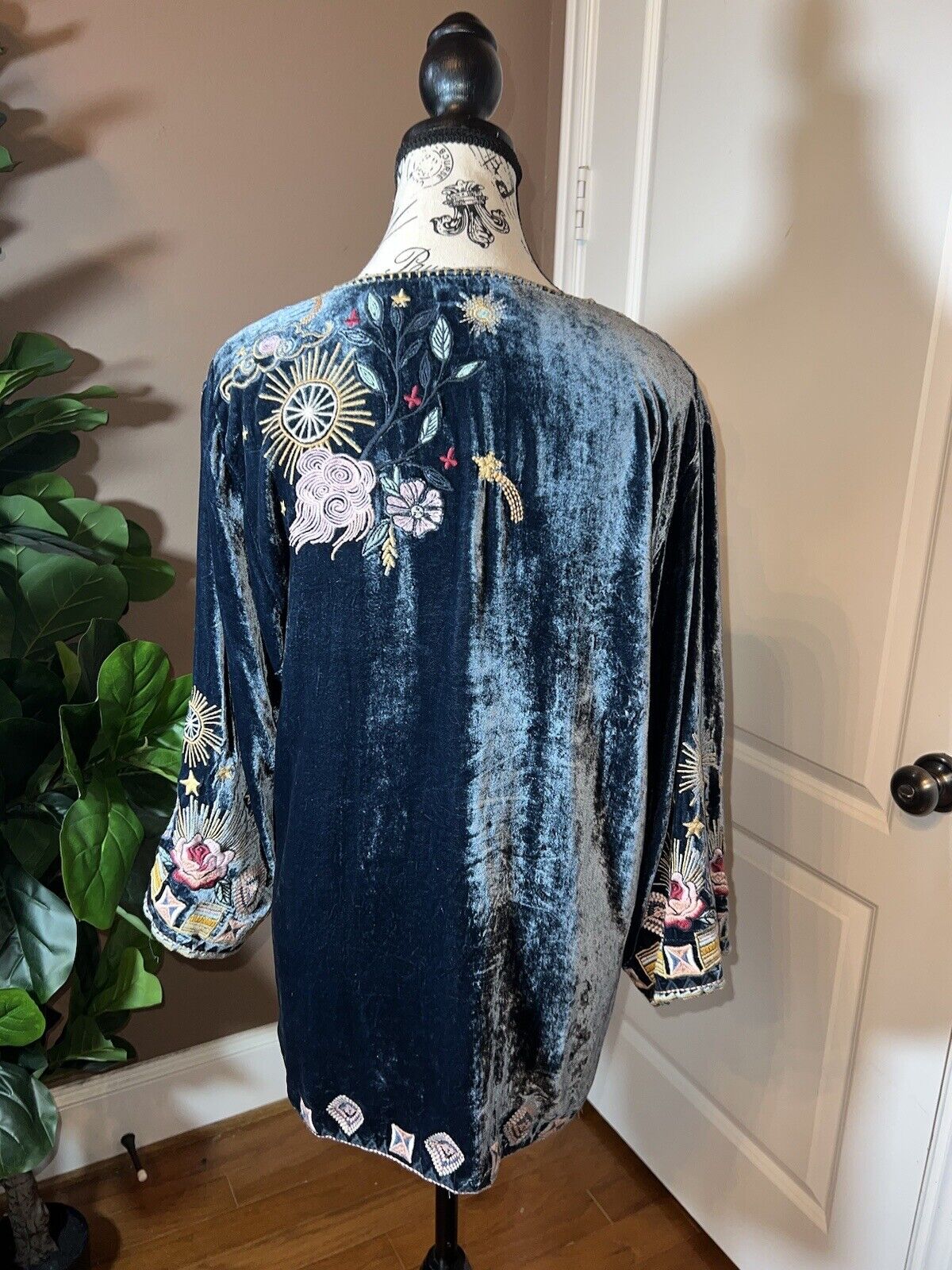 Johnny Was Midnight Blue Velvet Embroidered Tunic Top Kimono Sz M Medium