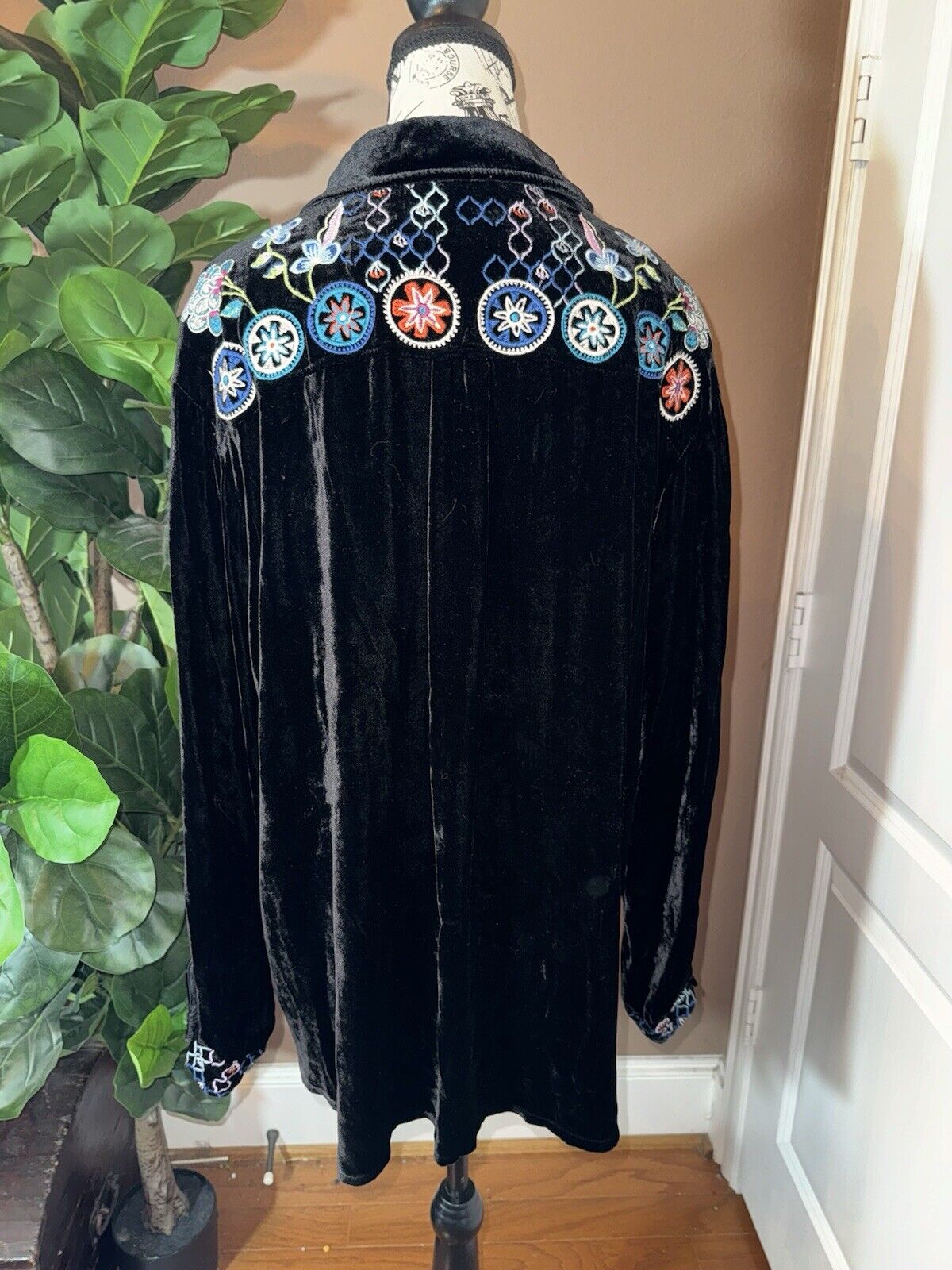 Johnny Was XL Velvet Black Long Sleeve Button Up Shirt Embroidered Top