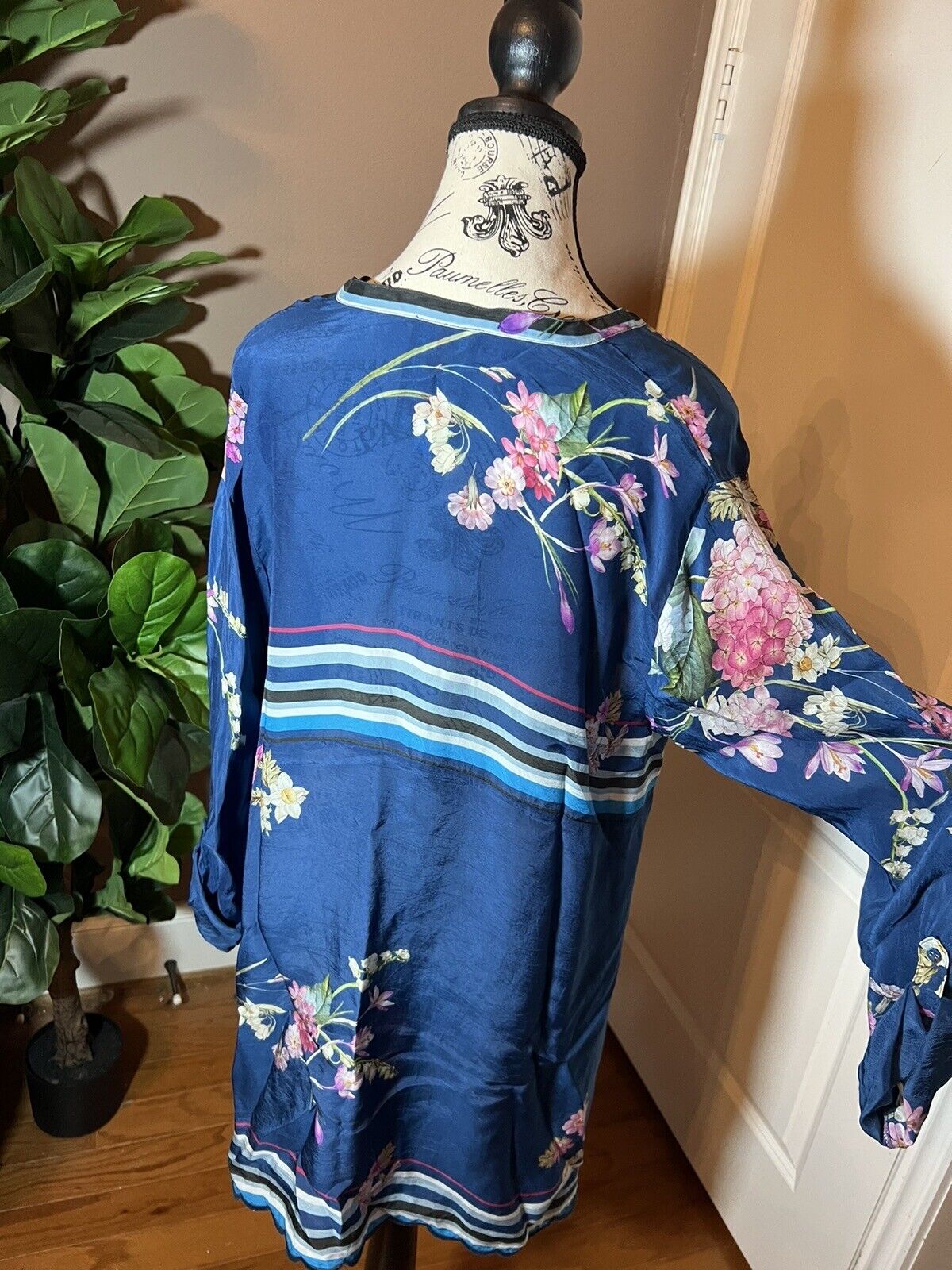 New Johnny Was Silky Floral Blue & Pink Blouse Top Tunic Sz L