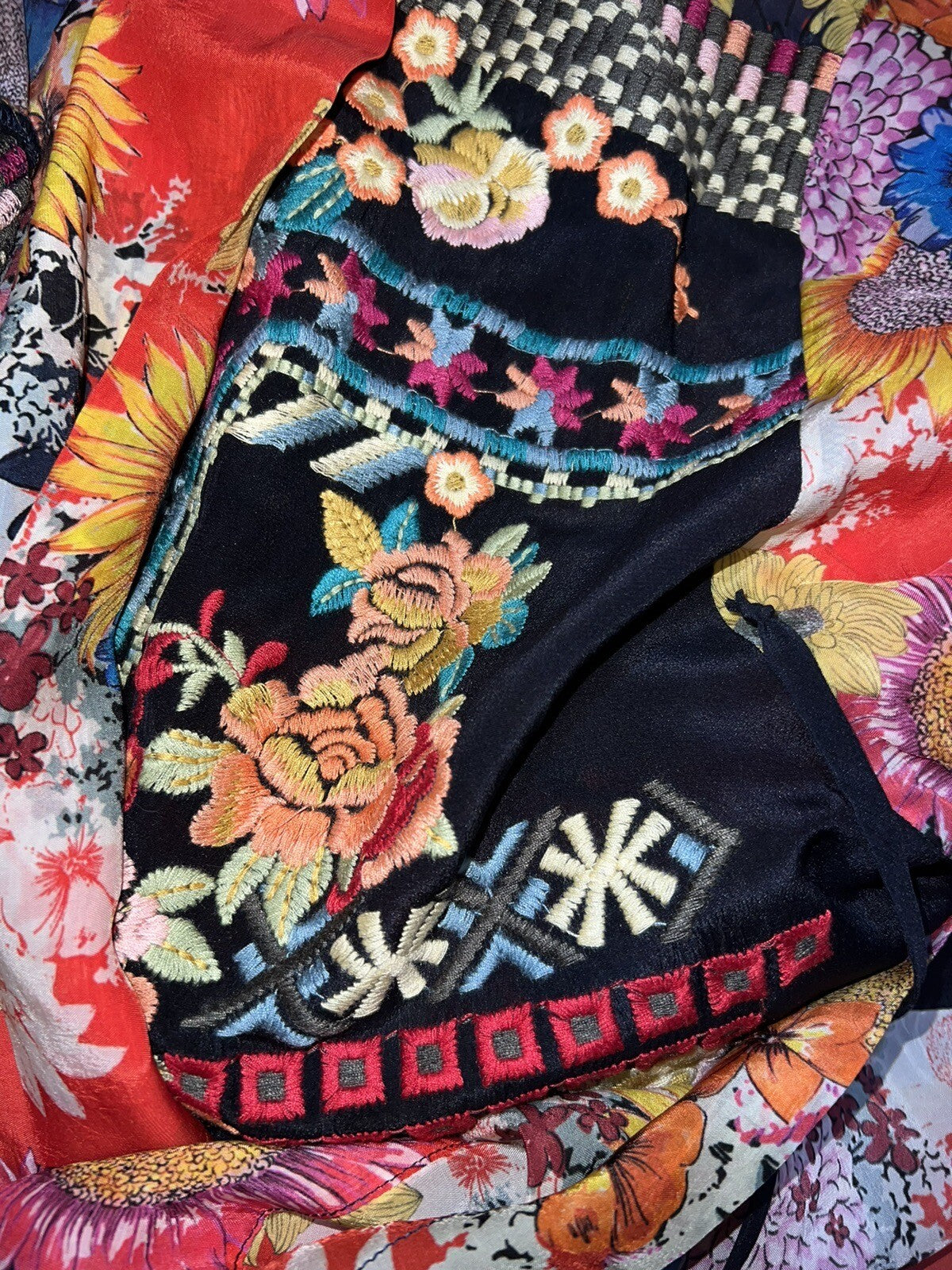 Johnny Was XXL 100% Silk Kimono Red & Black Floral Wrap Lightweight Cool Jacket Johnny Was