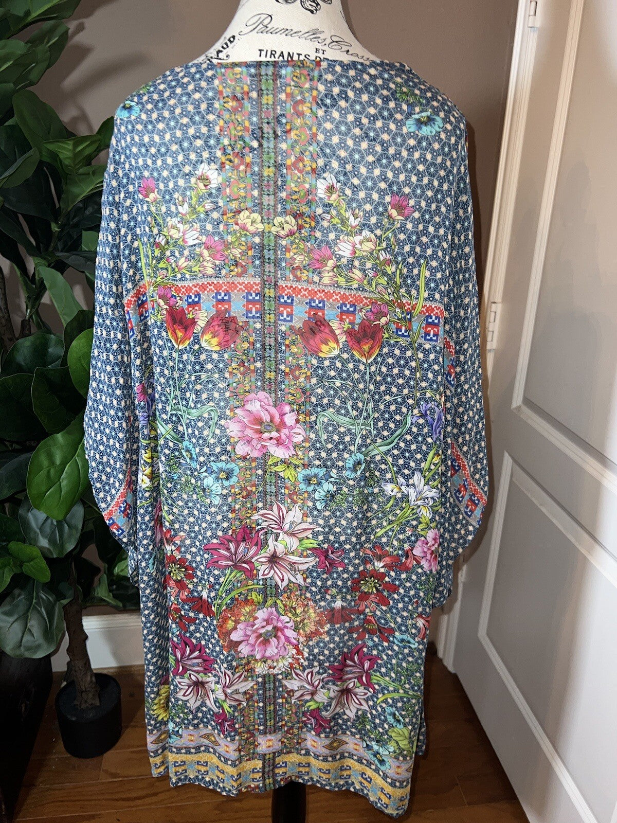Johnny Was XL 1X 100% Silk Navy Floral Kimono Wrap Cover Up Top Blouse Cool BOHO Johnny Was
