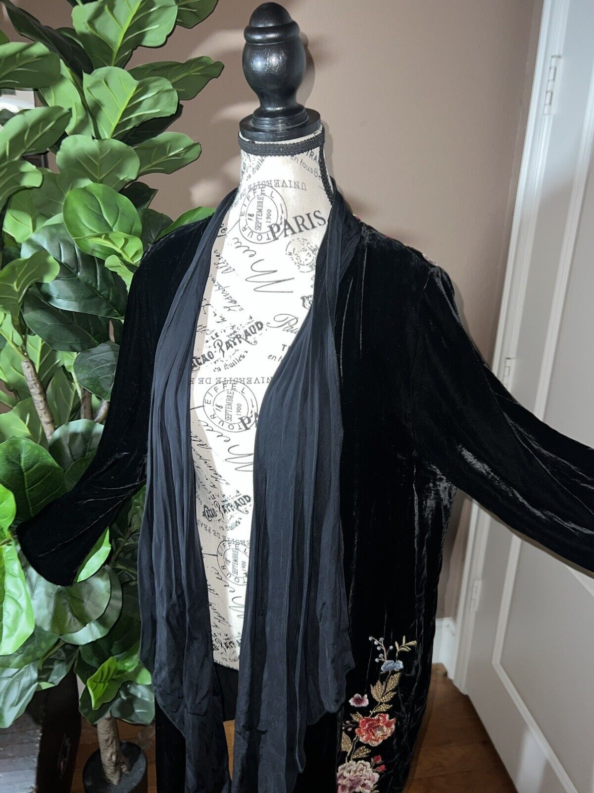 Johnny Was Black Embroidered Velvet & Silk Long Kimono Wrap Large Floral