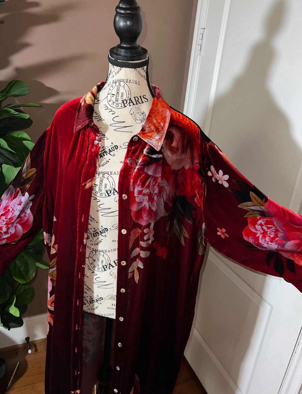 Johnny Was XL Long Velvet Kimono Button Up Shirt Dress Red & Black