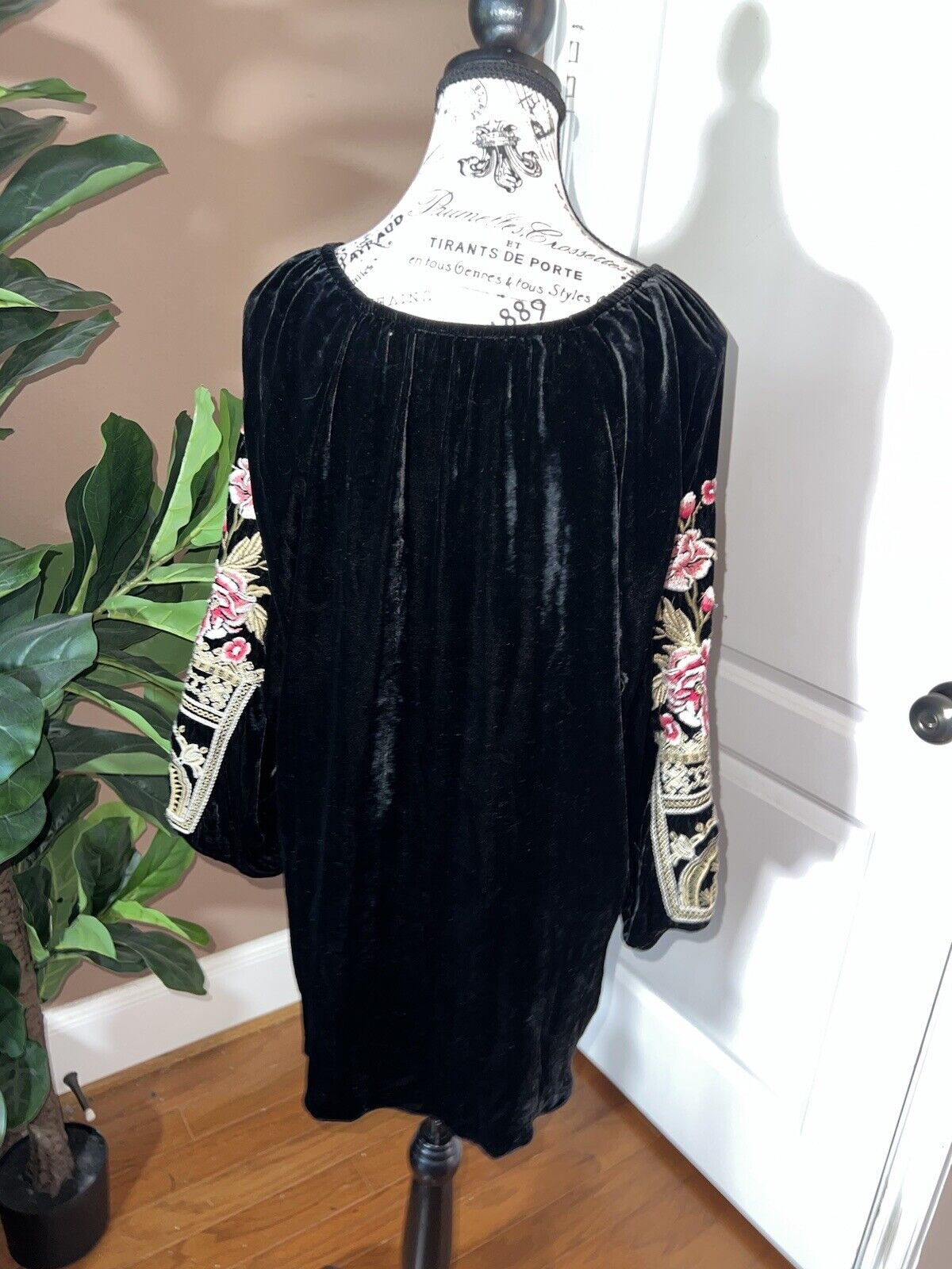 Johnny Was Black Velvet Heavily Embroidered Tunic Top L Large Peasant