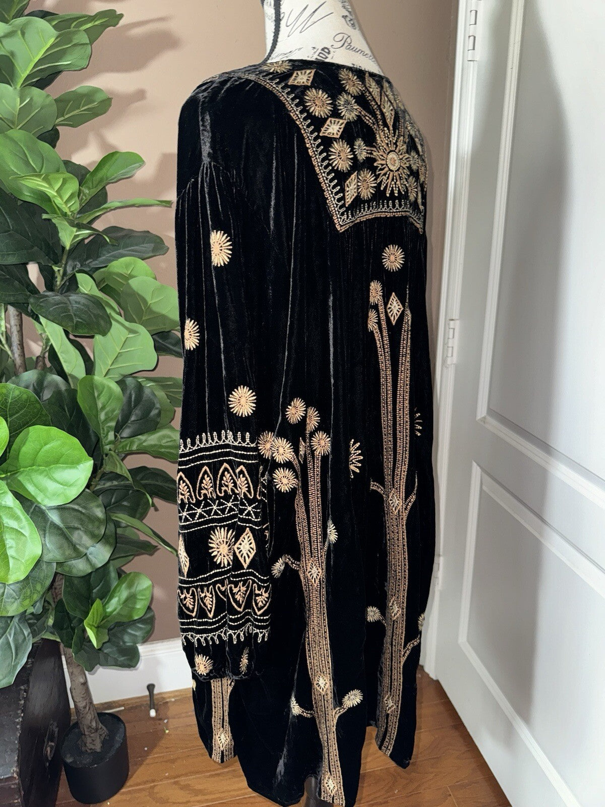 Johnny Was XL Black & Gold Velvet Shift Mini Dress Or Tunic Top Luxury Johnny Was