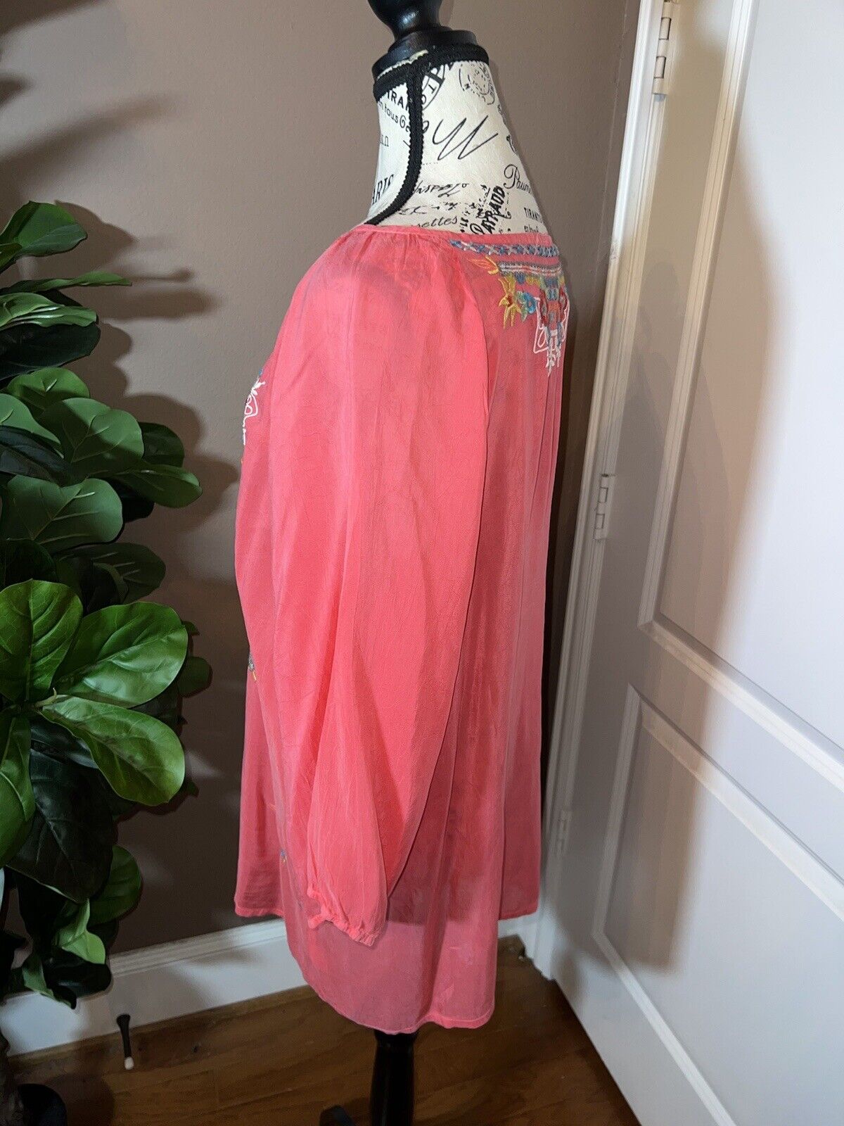 Johnny Was Sz XL Silky Soft Barbie Hot Pink Tunic Top Floral Embroidery SPRING