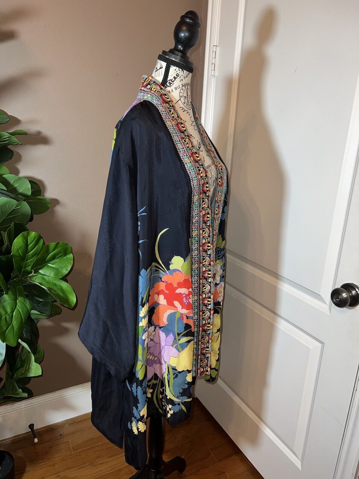 Johnny Was Sz XL Silky Kimono Duster REVERSIBLE Embroidered Wrap  Floral