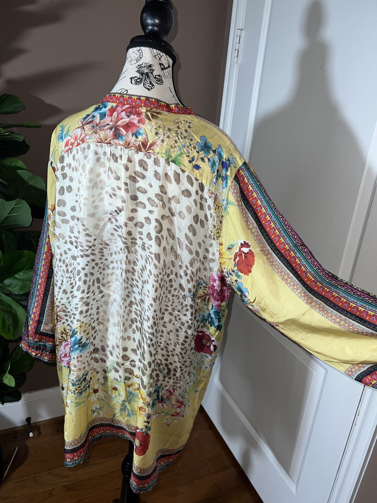 100% Silk Johnny Was Tunic Top XL Soft & Flowy Leopard & Flower Johnny Was