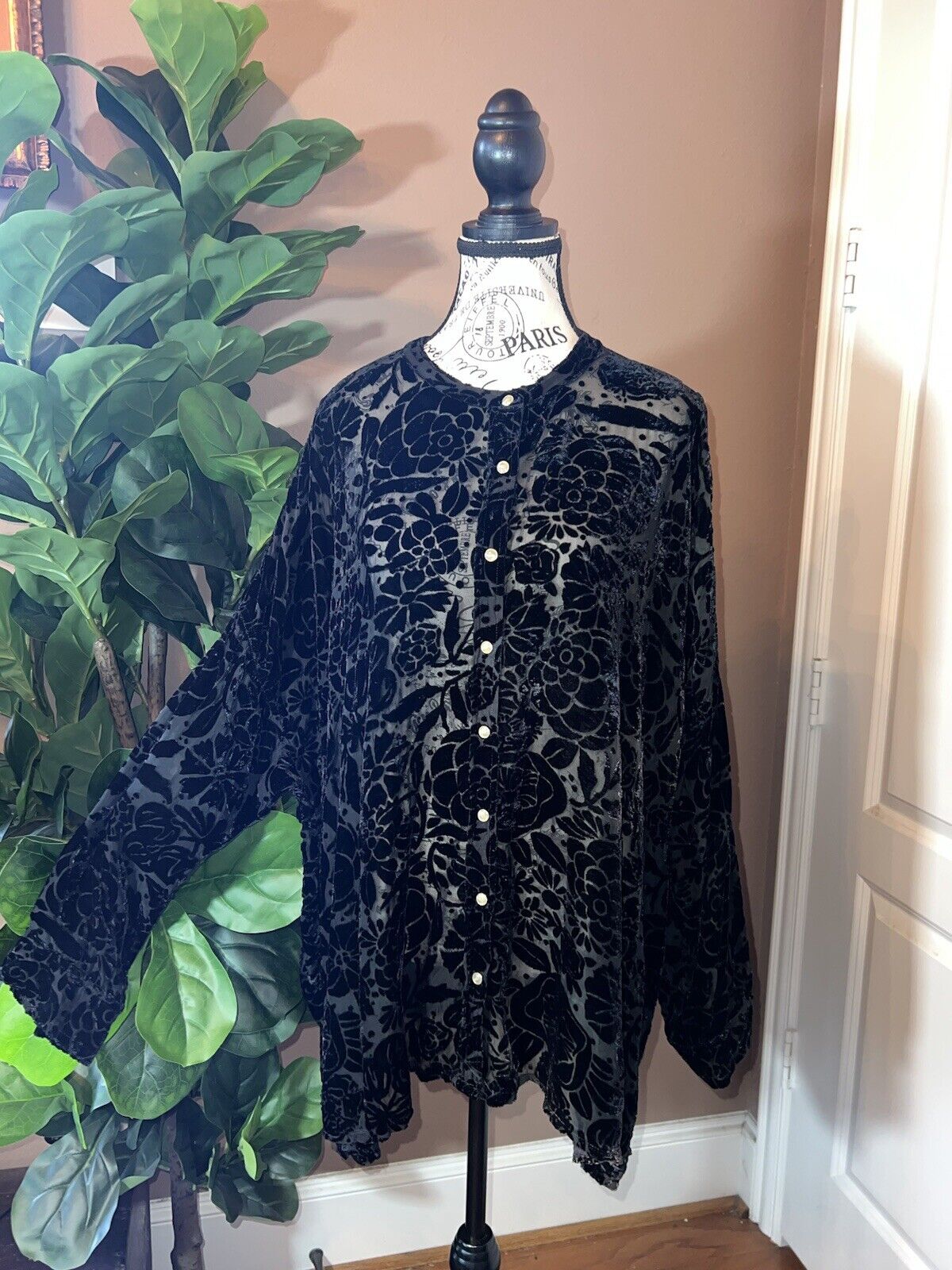 Johnny Was Black Burnout Silk & Velvet Button Up Tunic Top XL Extra Large CLASSY