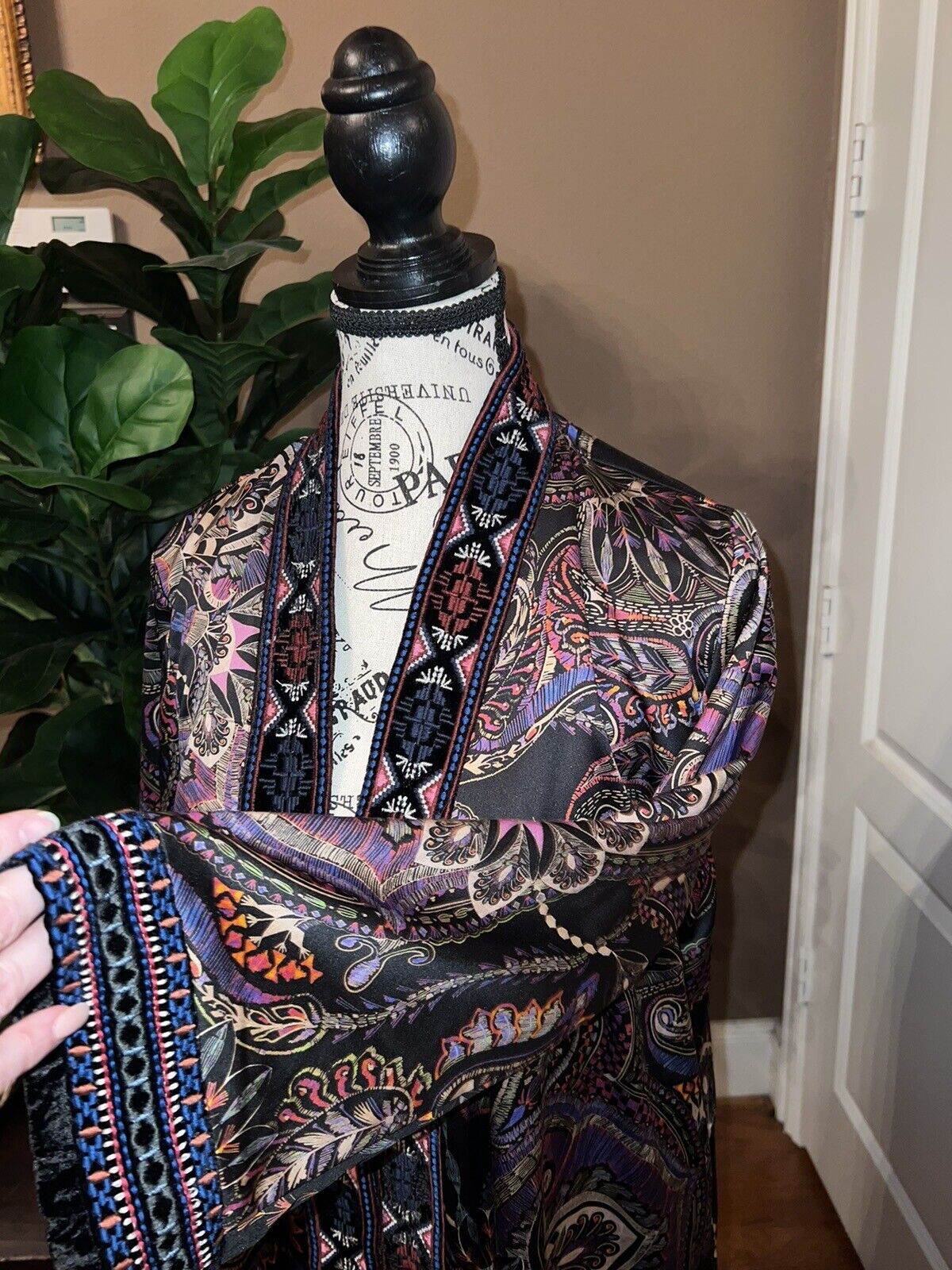 Johnny Was Velvet Silk Mix Long Kimono L Large  Embroidered Wrap