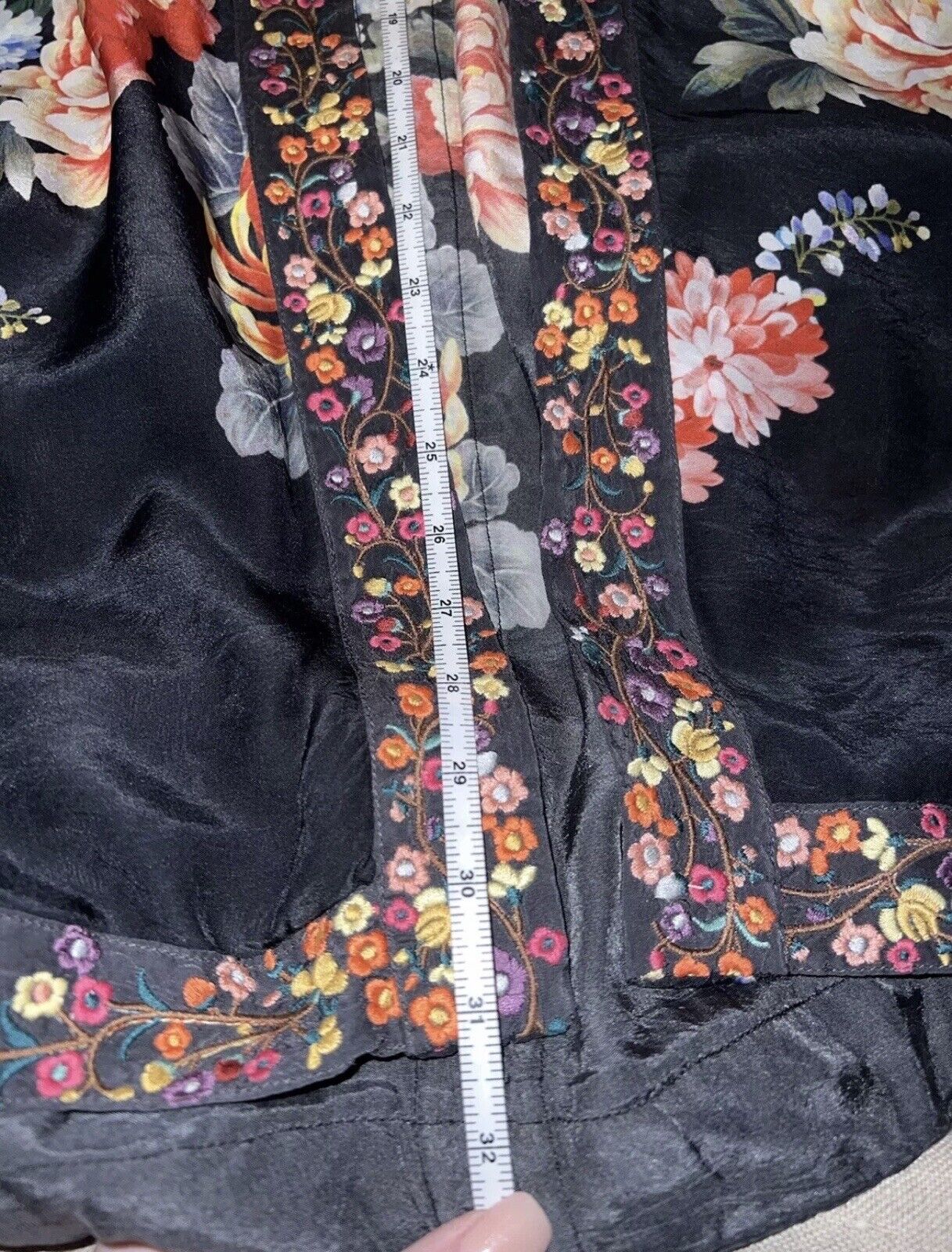 Johnny Was Silky Kimono Heavily Embroidered Trim L Large Pockets Black Floral