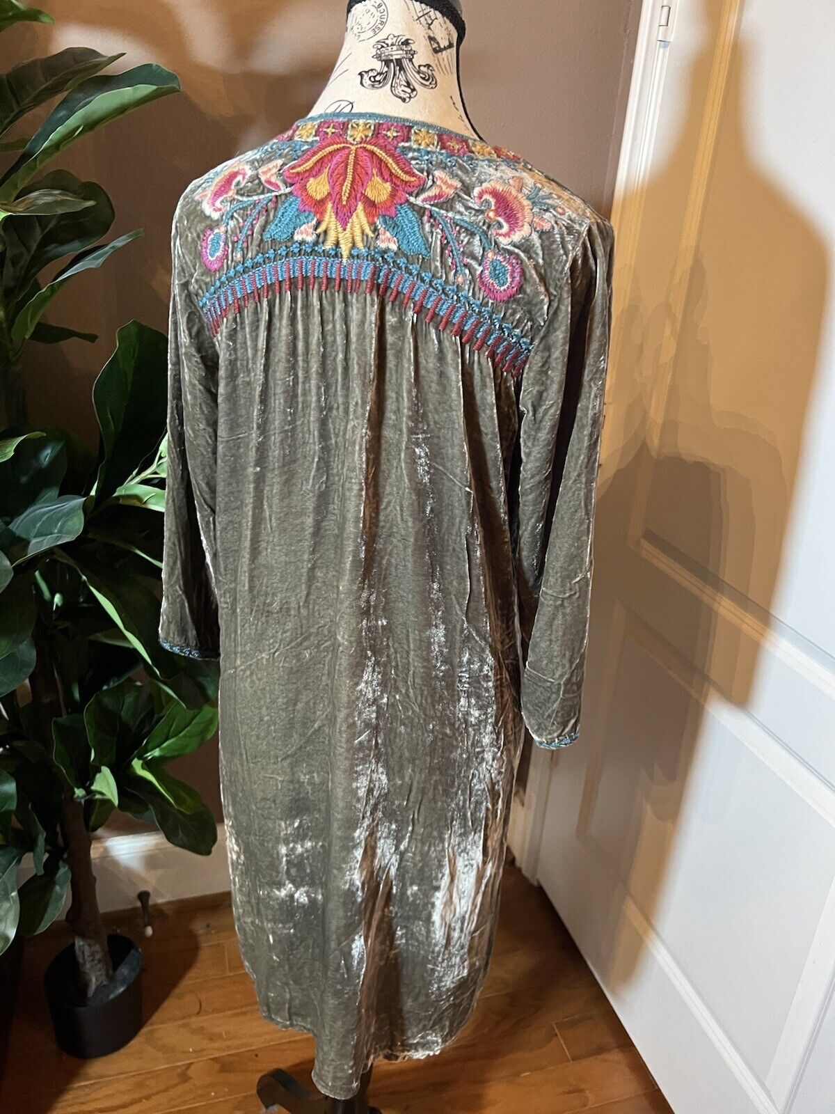 Johnny Was M Medium Grey Velvet Kimono Tunic Mini Dress STUNNING Embroidery