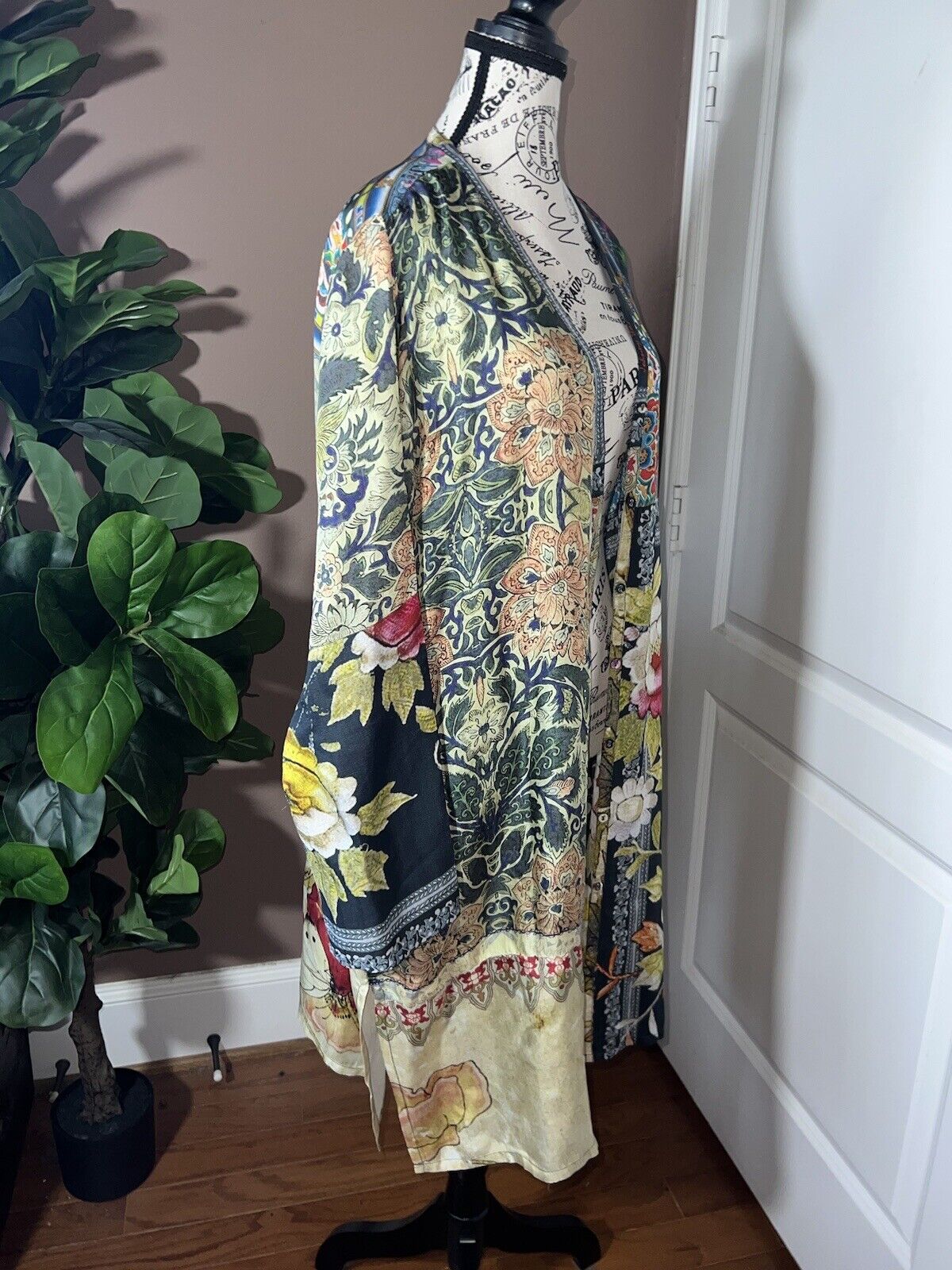 Johnny Was 100% Silk Kimono L Large Cherry Blossoms STUNNING BACK  Buttons Wrap