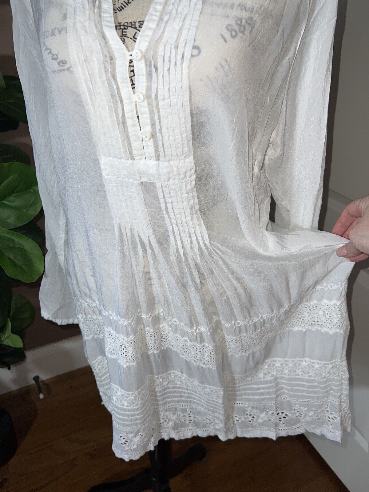 Johnny Was White Embroidered Silky Tunic Top Mini Dress M Medium Vintage Classic