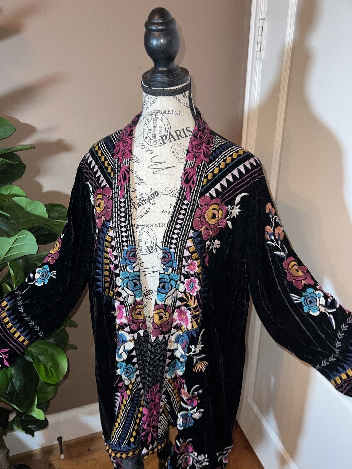 Johnny Was Black Velvet L Large Oversized Embroidered Wrap Duster Kimono