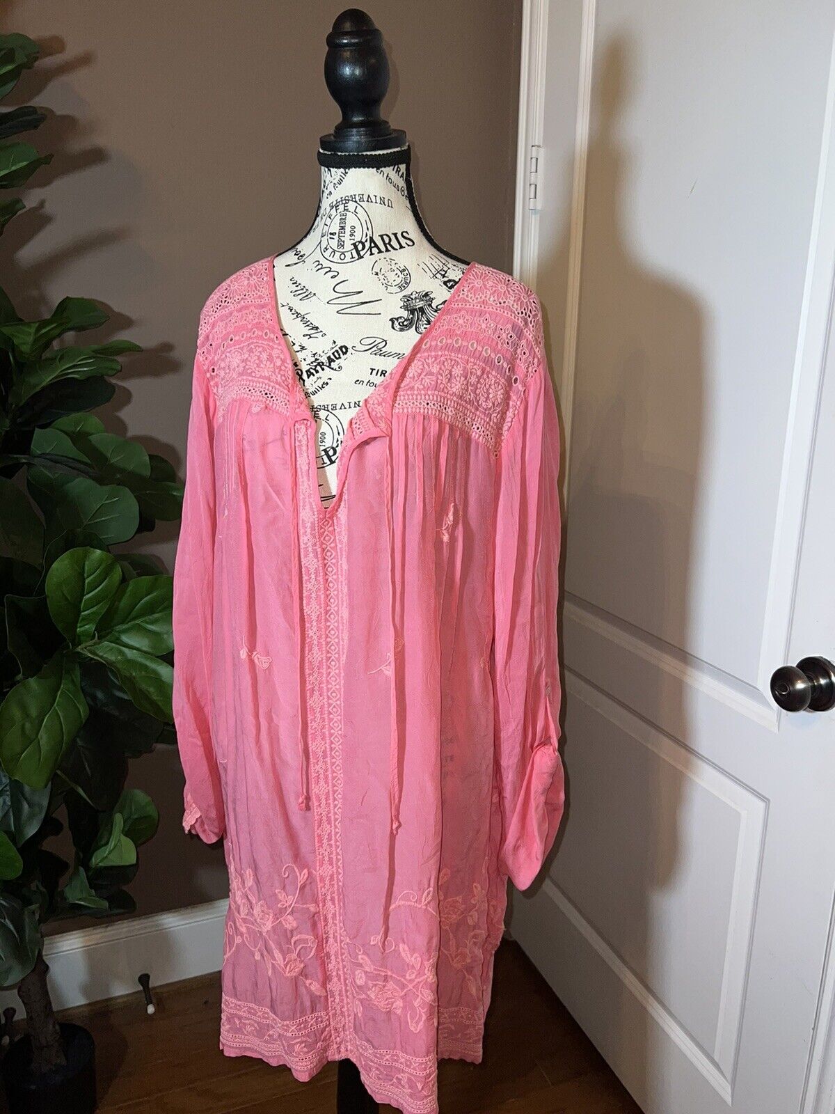 Johnny Was Embroidered Silky Tunic Top Pink Eyelet Lace 2X 2XL XXL Beautiful