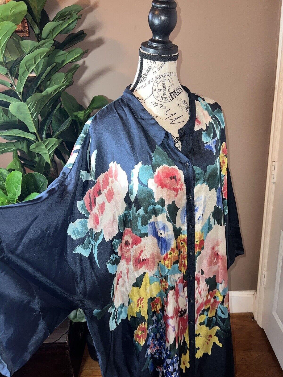 Johnny Was 100% Silk Navy  Floral Tunic Top Kimono 2X 2XL XXL  Watercolor