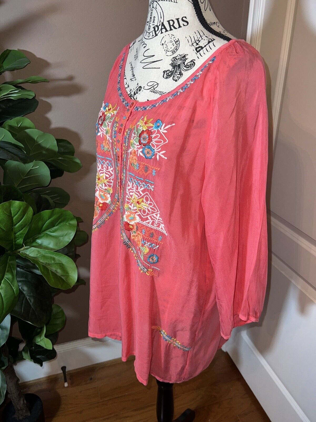 Johnny Was Sz XL Silky Soft Barbie Hot Pink Tunic Top Floral Embroidery SPRING