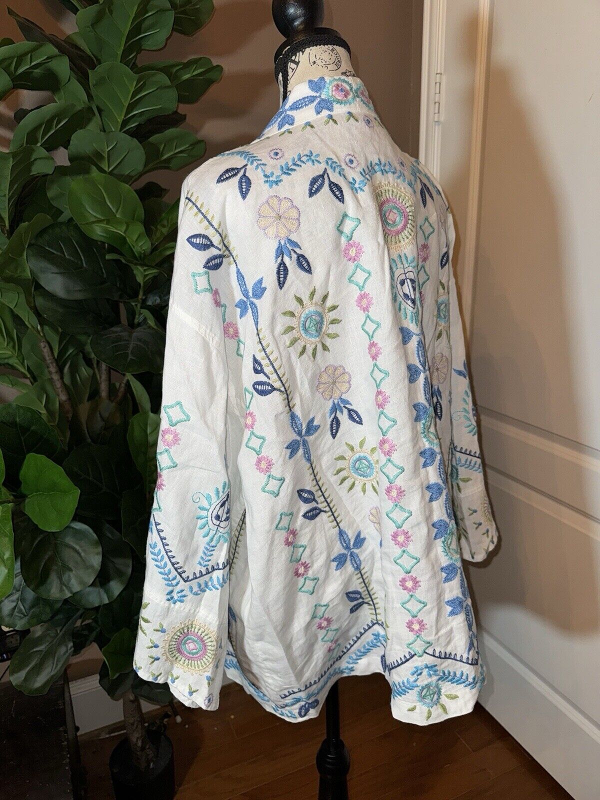 Johnny Was 3X White Linen Kimono Embroidered Blue & Pink Wrap Jacket