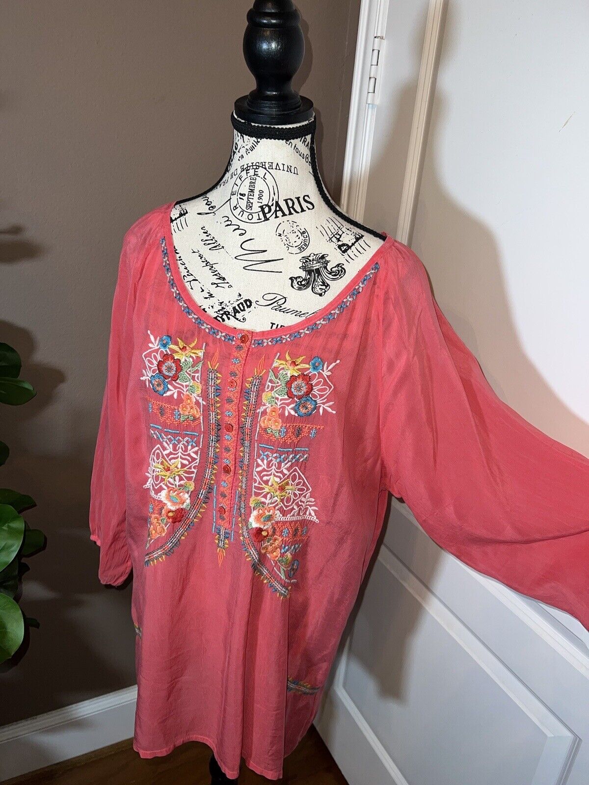 Johnny Was Sz XL Silky Soft Barbie Hot Pink Tunic Top Floral Embroidery SPRING