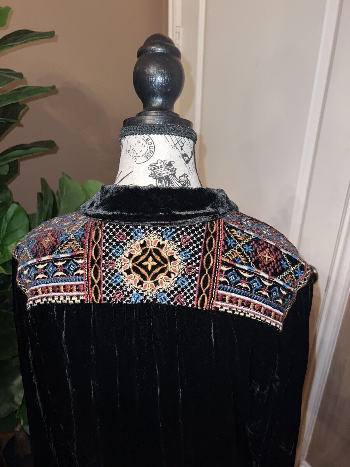 Johnny Was Sz M Black Velvet Peplum Tunic Top Heavily Embroidered Kimono