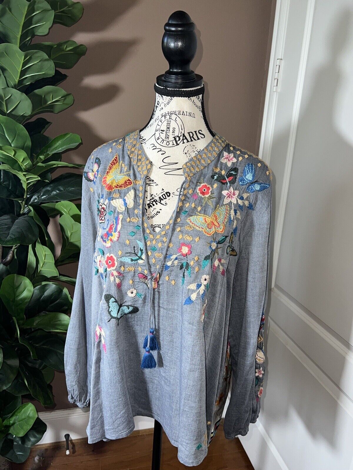 Johnny Was Large L Chambray Blue Embroidered & Silk Back Tunic Top BUTTERFLY