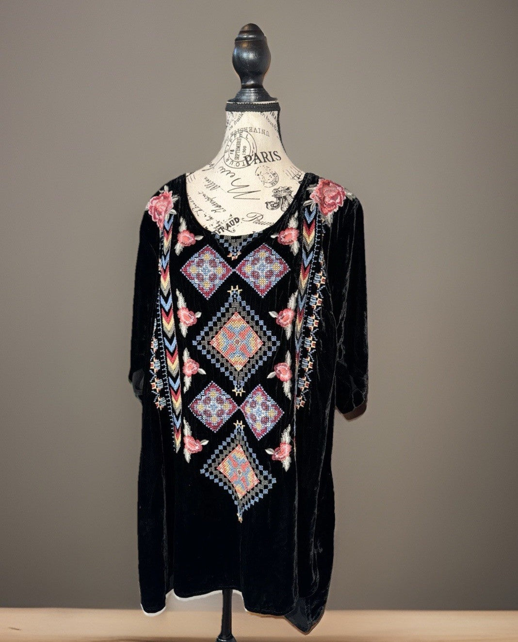 Johnny Was XL Black Velvet Tunic Top Heavily Embroidered Blouse Shift Bohemian Johnny Was