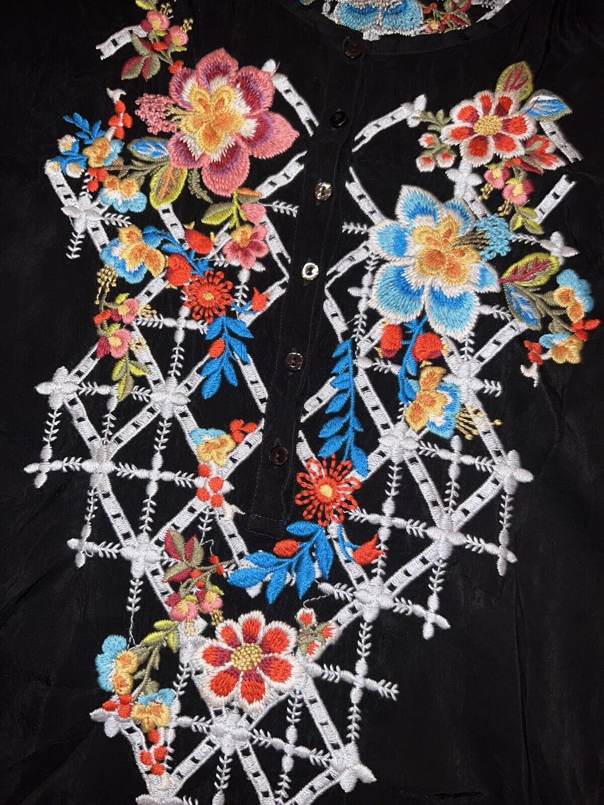 Johnny Was Embroidered Silky Tunic Top Black With Flowers 2X 2XL XXL Beautiful