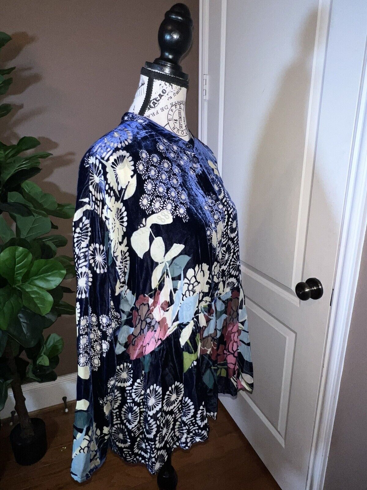 Johnny Was L Large Blue Velvet Burnout & Silk  Peplum Tunic Top  Kimono