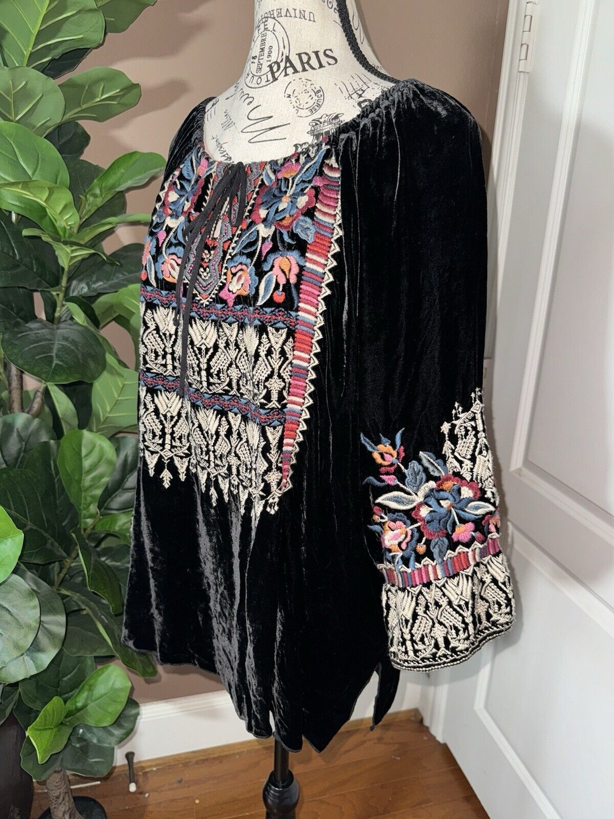 Johnny Was Black Velvet Heavily Embroidered Tunic Top XL 1X Peasant Blouse