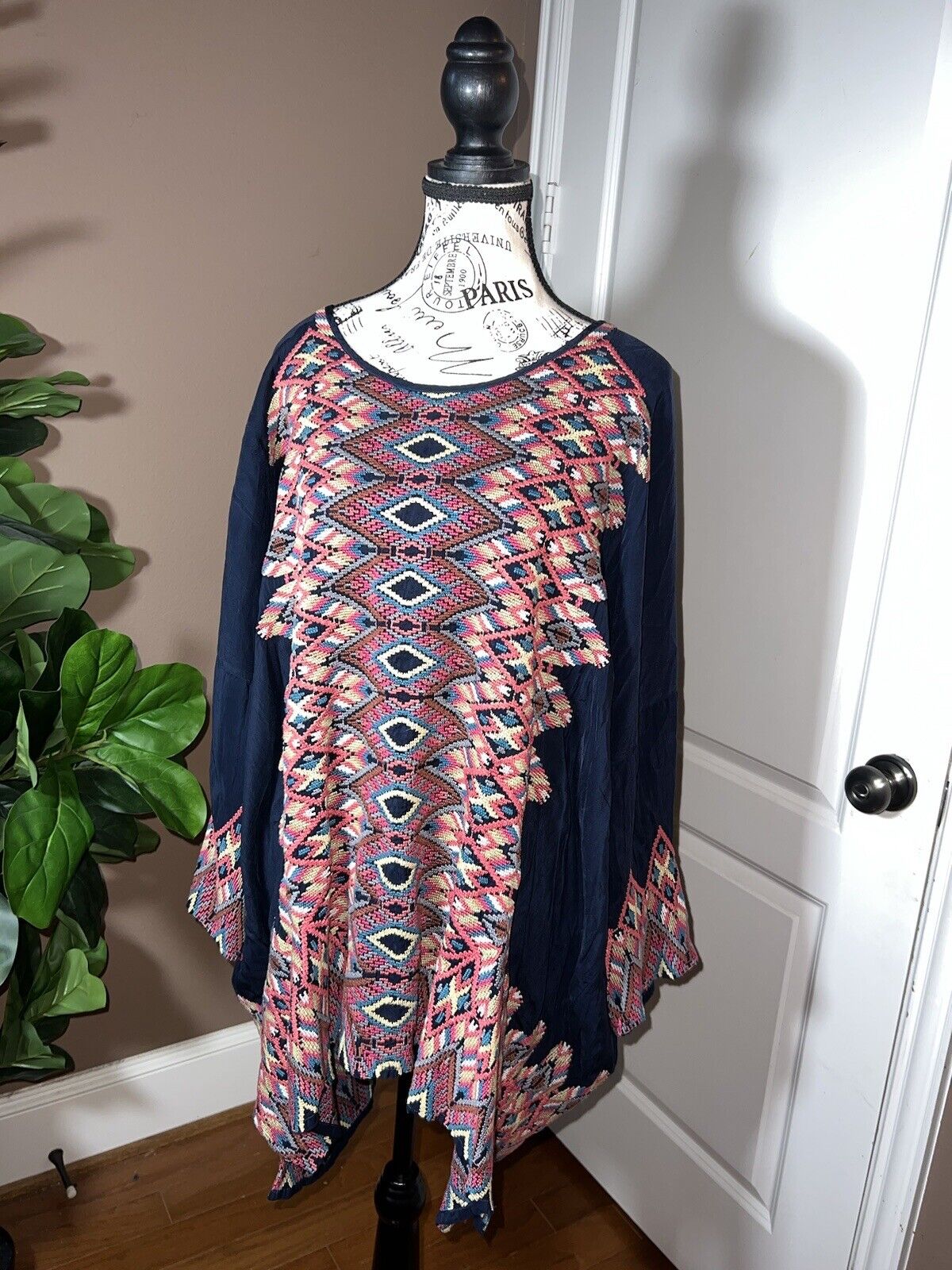 Johnny Was 3XL 3X Dark Blue Tunic Top WOW STUNNING Embroidery Kimono Sleeves