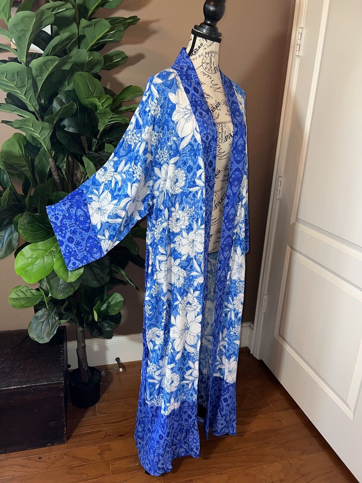 Johnny Was Sz XXL 2X Long Silky Duster Kimono BLUE & White Full Length