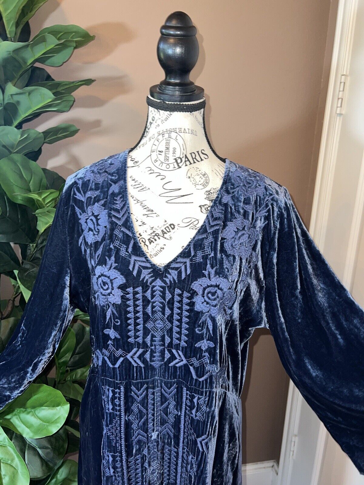 Johnny Was Blue Velvet Heavily Embroidered Mini Dress Long Sleeve Sz L Large